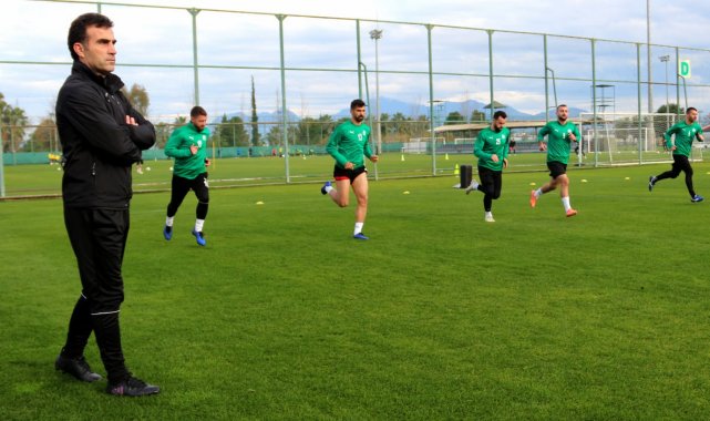 Sivas Belediyespor'un Antalya kampı sürüyor