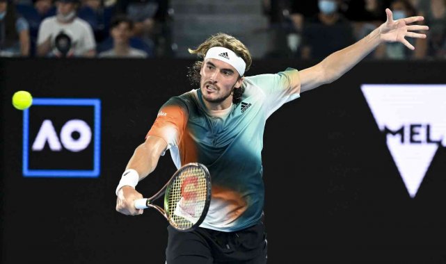 Stefanos Tsitsipas, Avustralya Açık'ta yarı finale yükseldi