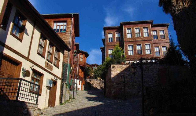 Tarih kokan sokak görenleri mest ediyor