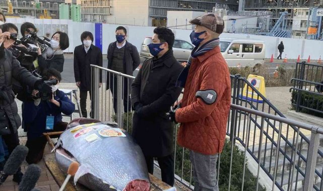 Tokyo'daki yeni yıl mezatında 211 kiloluk orkinos 1.9 milyon liraya satıldı
