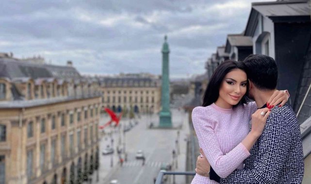 Ünlü model Tuğçe Aral'ın parmağındaki tek taş yüzük merak konusu oldu