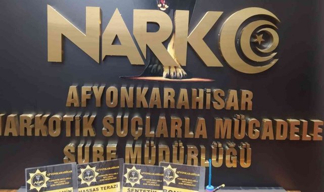 Uyuşturucu ticareti yaptığı iddia edilen 3 kişi tutuklandı
