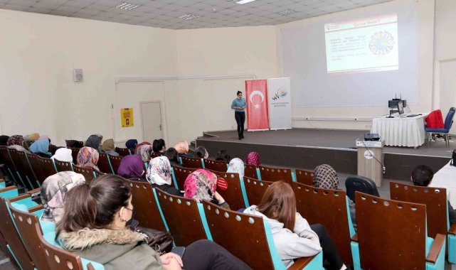 Van Büyükşehir'in aileleri bilinçlendirme seminerleri sürüyor