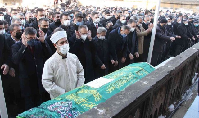Bakan Bozdağ, Yozgat'ta cenaze törenine katıldı