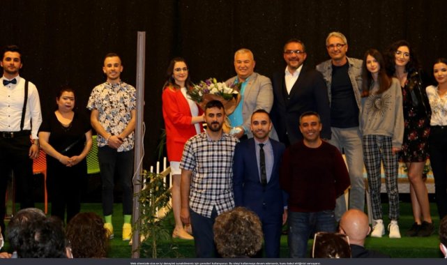 Bakan Çavuşoğlu'ndan ALTSO Tiyatro Kulübü'ne tebrik