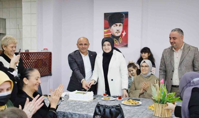 Başkan Söğüt'e sürpriz doğum günü kutlaması