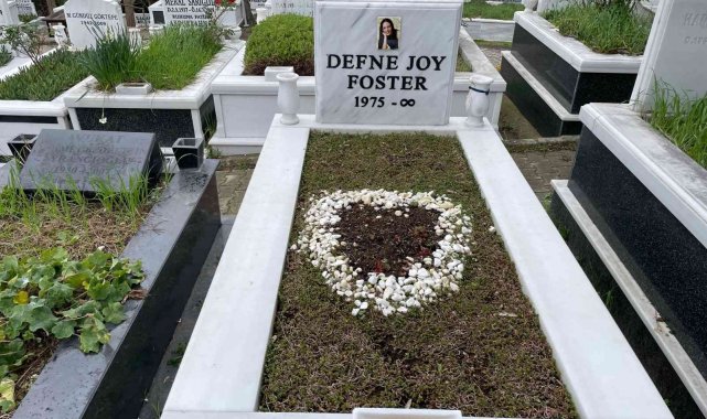 Defne Joy Foster'ın mezar başı 11'inci ölüm yıl dönümünde boş kaldı