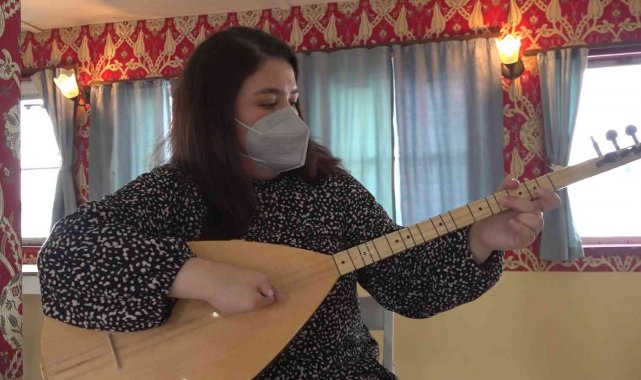 Doğuştan parmakları olmayan Zeynep'in konservatuar başarısı