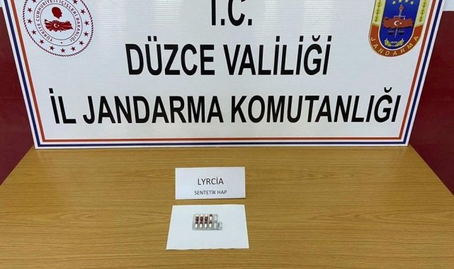 Durdurulan otomobilden uyuşturucu hap çıktı