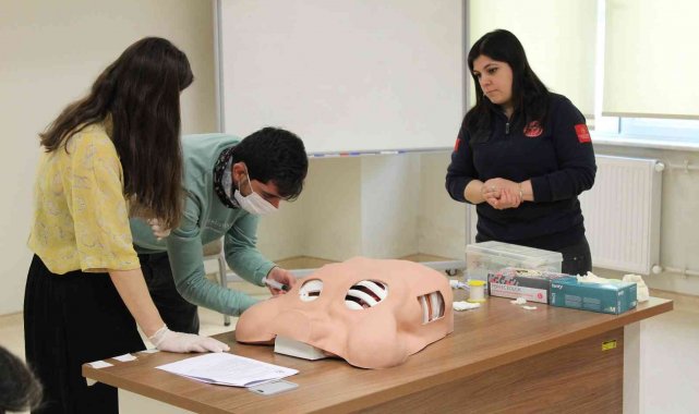 Hava ambulansı personellerine Eskişehir'de eğitim verildi