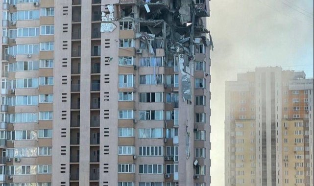 Kiev'de binaya bomba düştü