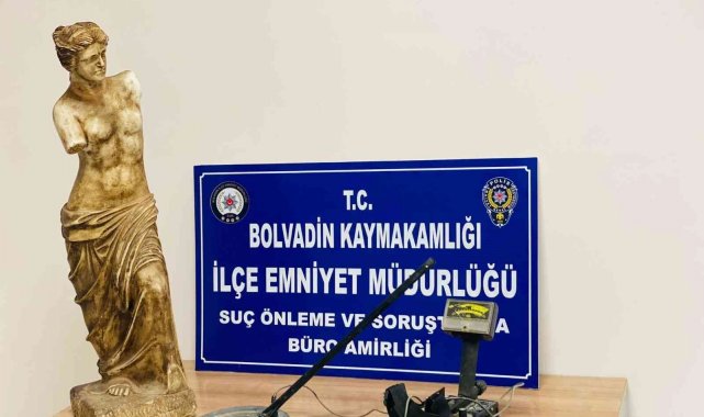 Polis baskınında ele geçirilen 1 metrelik heykelin sahte olduğu ortaya çıktı