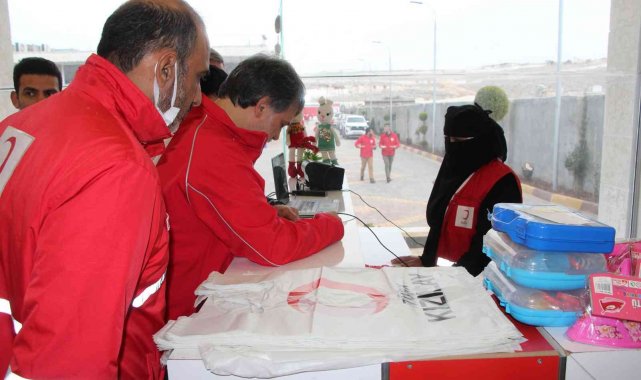 Türk Kızılayı İdlib'de yaraları sarıyor