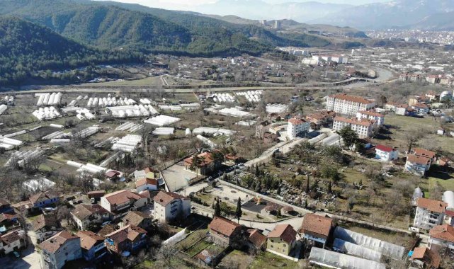 Türkiye'nin en kalabalık ikinci köyü ünlü marka ile dünyayı giydiriyor