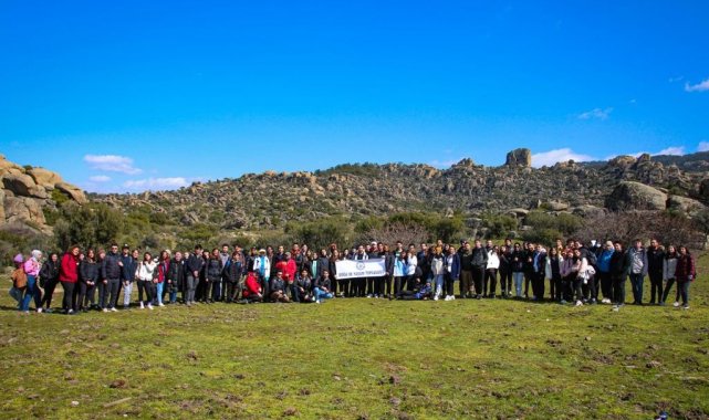 ADÜ Doğa ve Yaşam Topluluğu 'Şehitler Anısına' yürüyüş gerçekleştirdi