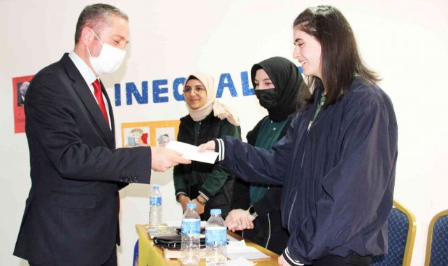 Ağrı'da "İngilizce Münazara" yarışması yapıldı