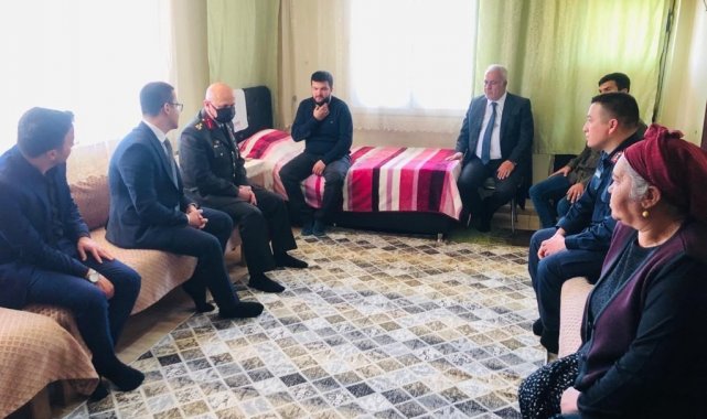 Ahmet Gür'e gazilik rozeti takdim edildi