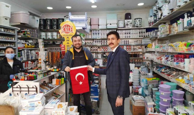 Aydın Ülkü Ocakları 18 Mart'ta bin adet Türk Bayrağı dağıttı