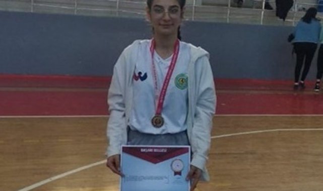 Aydınlı sporcu Bilek Güreşi Türkiye Şampiyonası'ndan altın madalya ile döndü