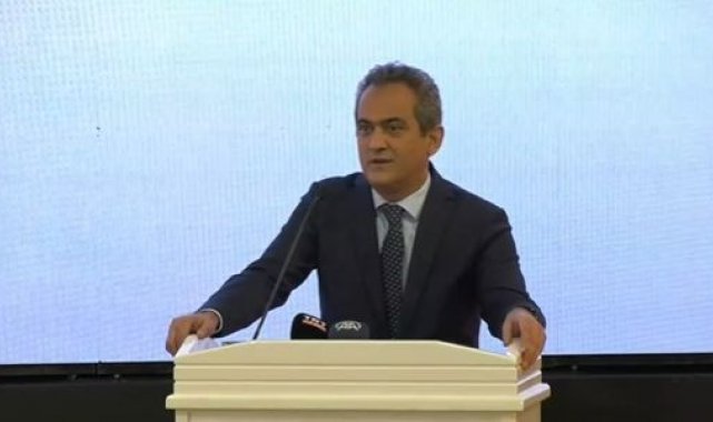 Bakan Özer: "Kadınlarımızın yükseköğretimdeki okullaşma oranları erkekleri geçti"
