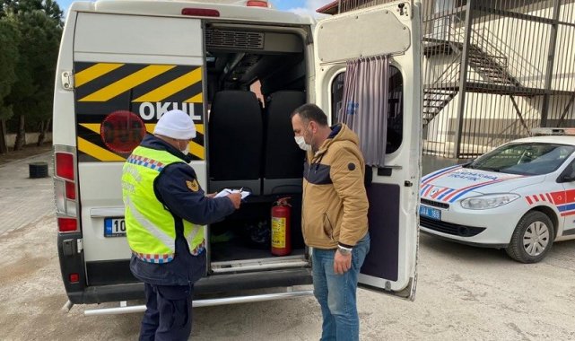 Balıkesir'de 49 aranan şahsa operasyon