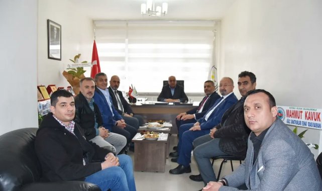 Başkan Sadıkoğlu: "Esnaf odalarını önemsiyoruz"