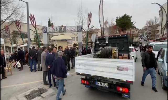 Bigadiç'te caddeler gül suyu ile temizlendi