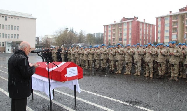 Bingöl'de hayatını kaybeden uzman çavuş dualarla uğurlandı