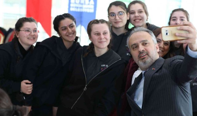 Bursa Büyükşehir'den 3 bin üniversite öğrencisine burs desteği