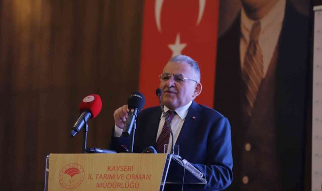 Büyükkılıç, İç Anadolu Bölgesi Bilgilendirme ve İstişare Toplantısı'nda tarım desteklerini anlattı