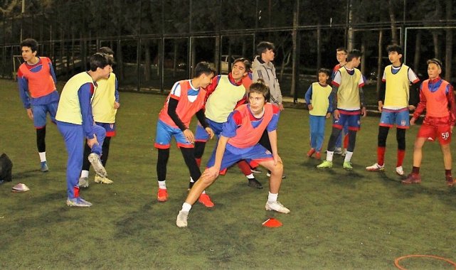 Çamlık, U16'da şampiyonluğa koşuyor