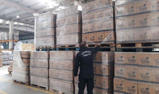 Diyarbakır'da market deposunda 10 ton stoklanmış yağ bulundu