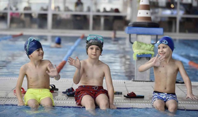 EGO Spor'dan işitme engelli çocuklara özel yüzme kursu