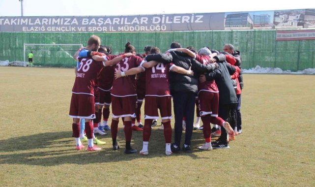 Elazığspor 18 futbolcuyla Sakarya'ya gitti