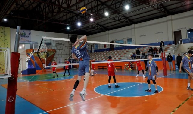İnegöl'de okullar arası 'Kurtuluş Kupası' başladı