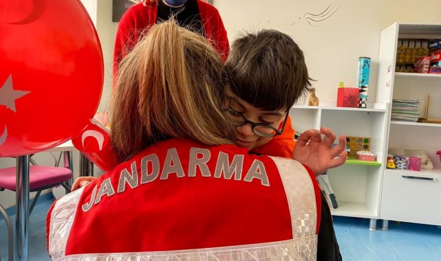 Jandarma'dan özel çocuklara özel ilgi