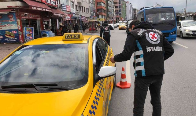 Kadıköy'de emniyet kemeri takmayan taksicilere bin 568 TL ceza
