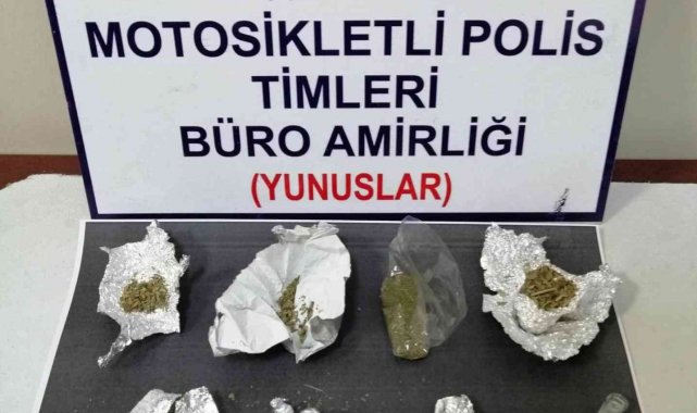 Kütahya'da bir araçta uyuşturucu ele geçirildi