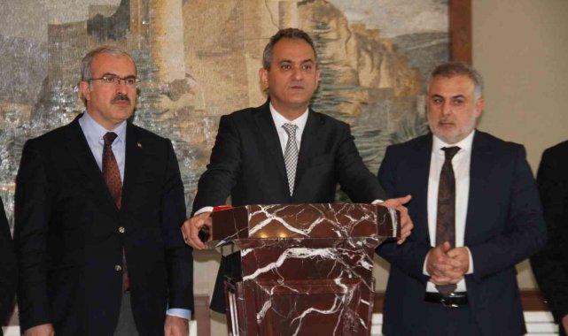 Milli Eğitim Bakanı Mahmut Özer: "364 milyonluk mevcut yatırımlara ilave olarak 1 milyarlık yatırımı Elazığ'a kazandırmış olduk"