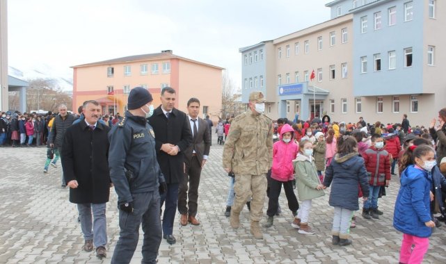Muradiye'de 'Deprem Anı ve Tahliye Tatbikatı' yapıldı