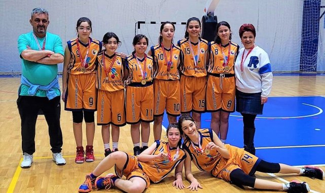 Potada yarı finali geçen kızlar, Denizli'ye şampiyonluk getirmek istiyor