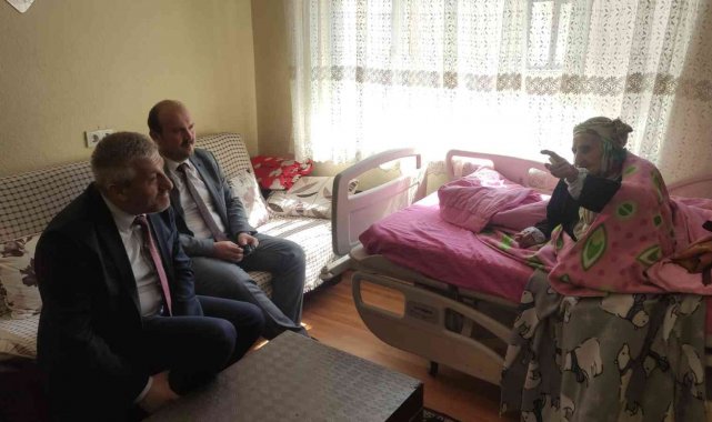 Sağlık Müdürü Dr. Fevzi Yavuzyılmaz 110 yaşındaki Halime teyzeyi ziyaret etti