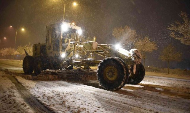 Selçuklu'da kar mesaisi yeniden başladı