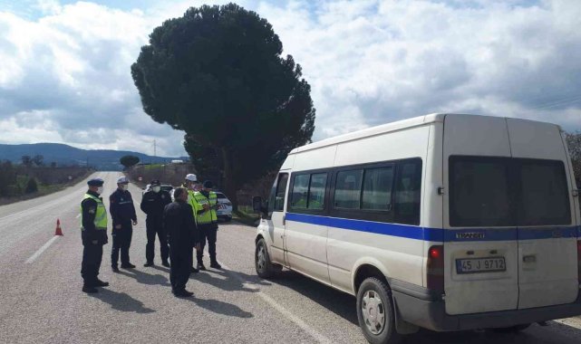 Selendi'de işçi servisleri denetlendi