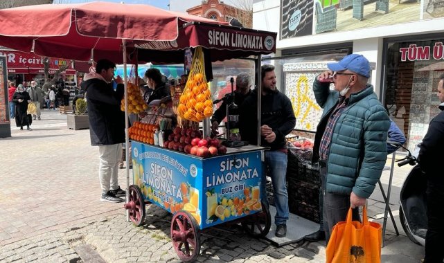 Sıkma meyve suyu tezgahlarında mesai başladı
