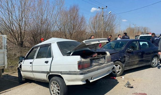 Simav'da trafik kazası: 1 ölü, 4 yaralı