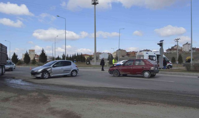 Tavşanlı'da trafik kazası: 2 yaralı
