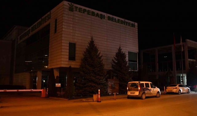 Tepebaşı'nda iklim krizine dikkat çekmek için ışıklar kapatıldı