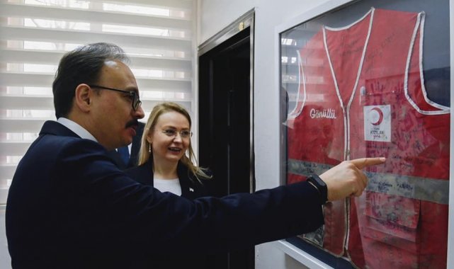 Vali Kızılkaya'dan iyilik hilalinin farklı renkleri olan Kızılay ve Yeşilay'a ziyaret