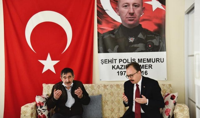 Vali Kızılkaya'dan şehit babası Esmer'e ziyaret